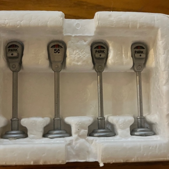 Set of 4 Dept. 56 Village Accessories. Stop Signs, Parking Meters, Trees, Logs - Picture 5 of 11